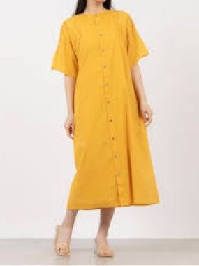 Relaxed Button-Front Midi Dress in Mustard Yellow
